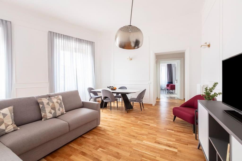 Sjr Luxury Apartment Trevi Fountain Rom Eksteriør billede